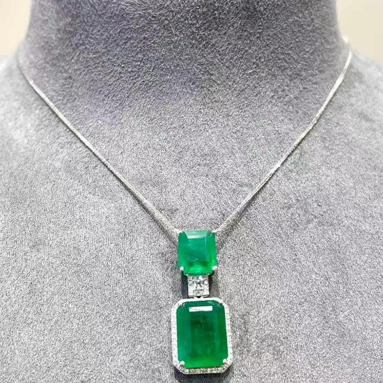 14k Gold 6.35 Ct Natural Emerald & Diamond Necklace