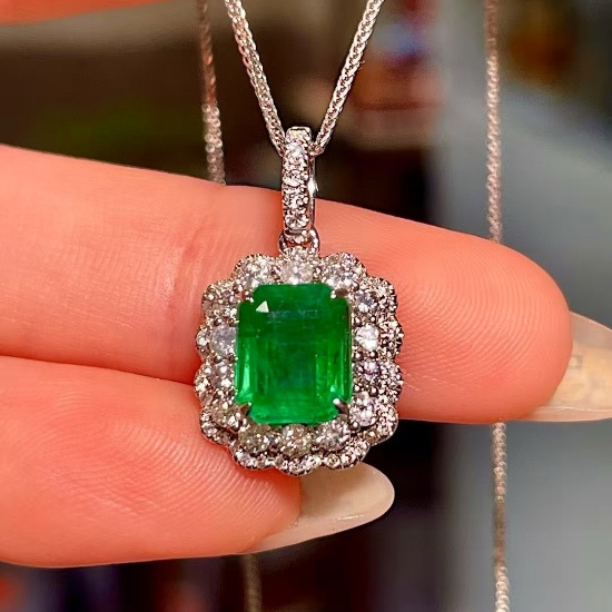 14k Gold 2.47 Ctw Vivid Green Natural Emerald & Diamond Pendant( Without Chain )