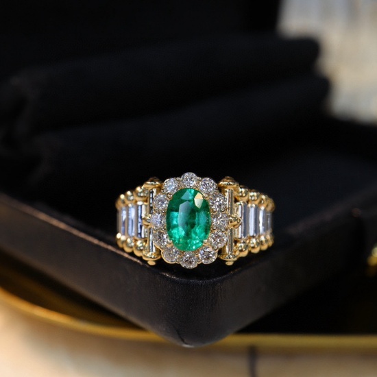 14k Gold 1.31 Ctw Natural Emerald & Diamond Ring
