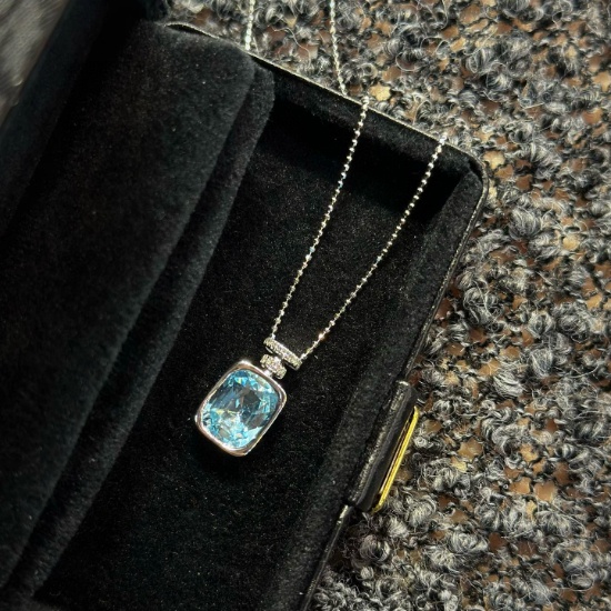 14k Gold 2.39 Ct Natural Aquamarine & Diamond Pendant( Without Chain )
