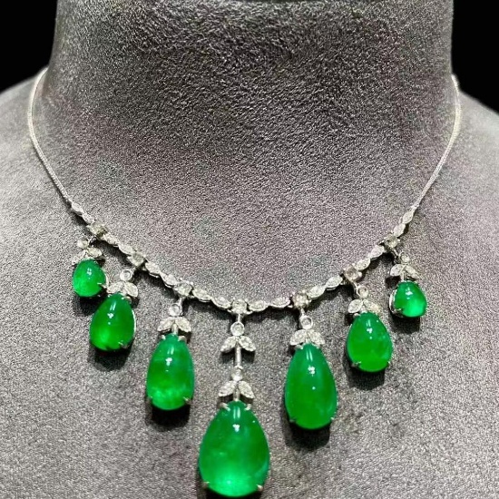 14k Gold 10 Ct Natural Emerald & Diamond Necklace