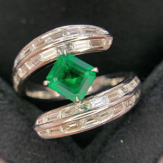 14k Gold 2.03 Ctw Vivid Green Natural Emerald & Diamond Ring
