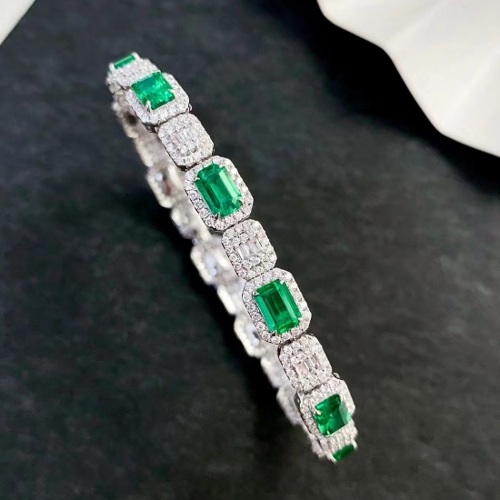 14k Gold 6.11 Ctw Vivid Green Natural Emerald & Diamond Bracelet