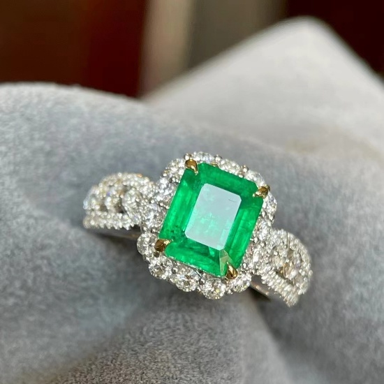 14k Gold 3.09 Ctw Vivid Green Natural Emerald & Diamond Ring