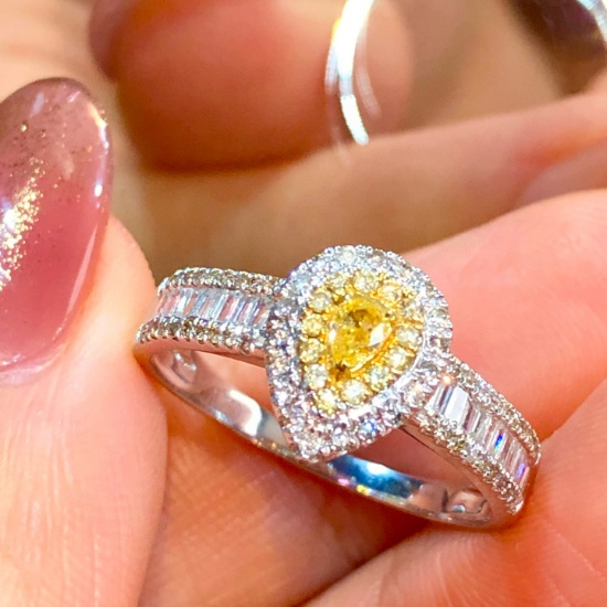 14k Gold 0.8 Ct Natural Color Diamond Ring
