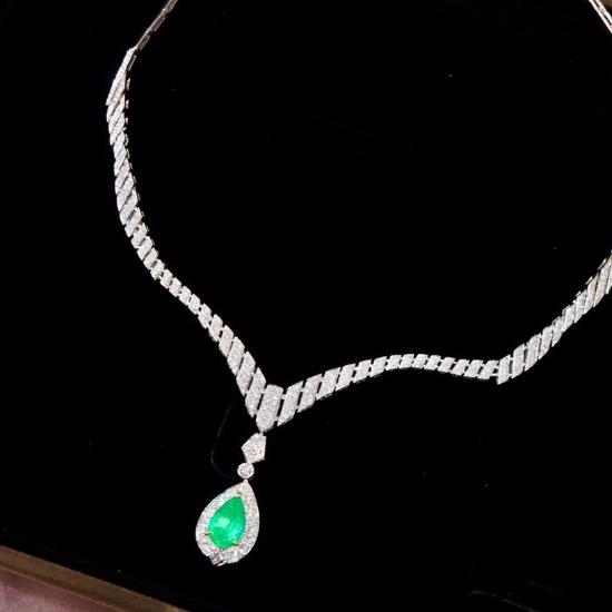 14k Gold 3.38 Ctw Natural Emerald & Diamond Necklace