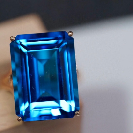 14k Gold 26.66 Ctw Natural Topaz & Diamond Ring