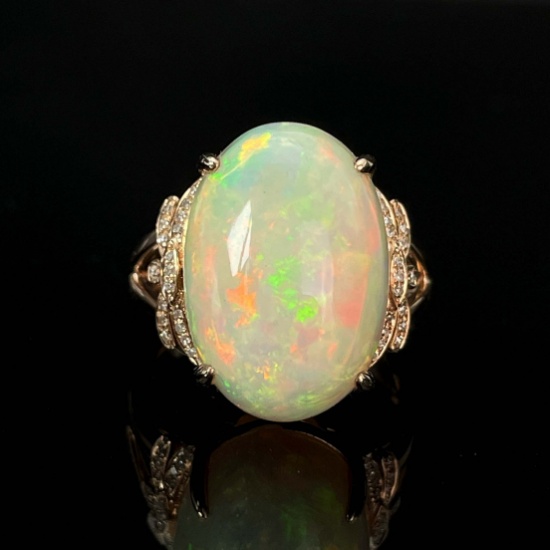 14k Gold 9.37 Ctw Natural Opal & Diamond Ring