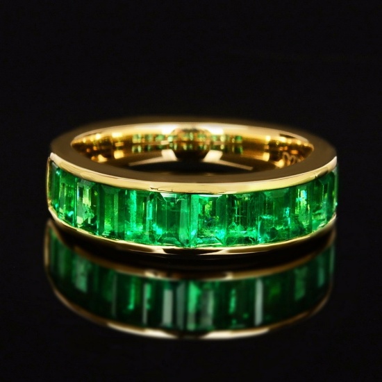 14k Gold 2.10 Ct Vivid Green Natural Emerald Ring