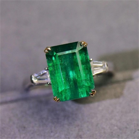 14k Gold 4.66 Ctw Vivid Green Natural Emerald & Diamond Ring