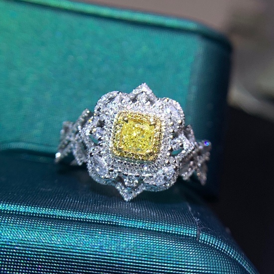 14k Gold 0.83 Ctw Natural Yellow Diamond & Diamond Ring