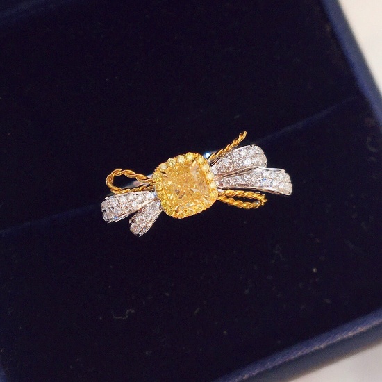 14k Gold 0.47 Ct Natural Yellow Diamond & Diamond Ring