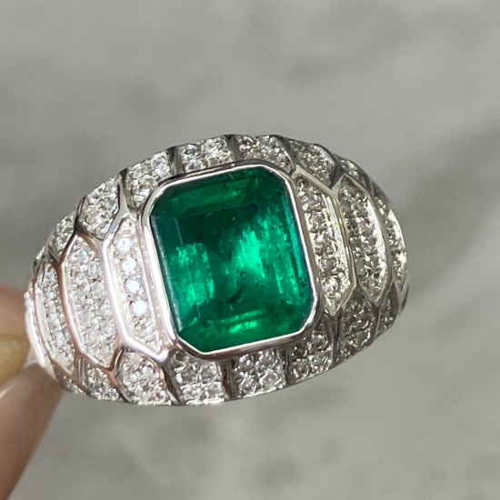 14k Gold 2.47 Ctw Natural Emerald & Diamond Ring