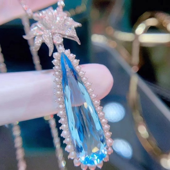 14k Gold 12.12 Ct Natural Aquamarine & Diamond Pendant