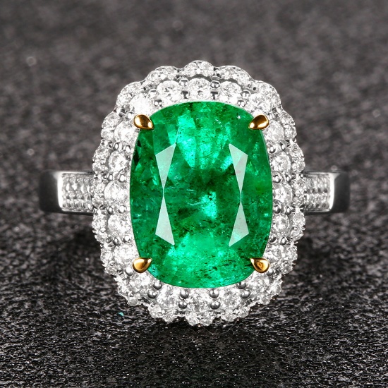 14k Gold 5.52 Ctw Vivid Green Natural Emerald & Diamond Ring