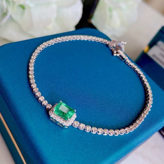 14k Gold 2.18 Ctw Natural Emerald & Diamond Bracelet