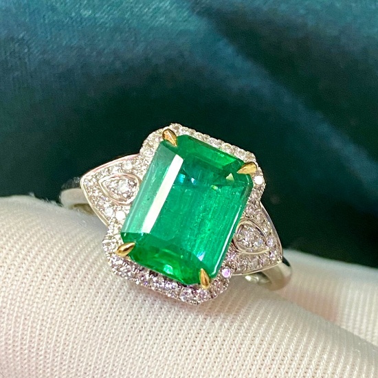 14k Gold 2.87 Ctw Vivid Green Natural Emerald & Diamond Ring