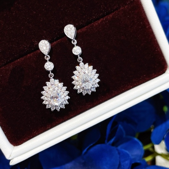Gia Certified 14k Gold 0.60 Ct Natural F Vs-si Pear Diamond Earrings
