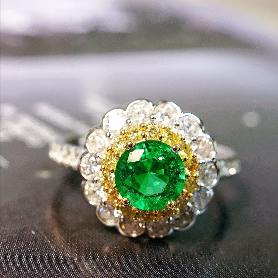 14k Gold 1.43 Ctw Vivid Green Natural Emerald & Diamond Ring