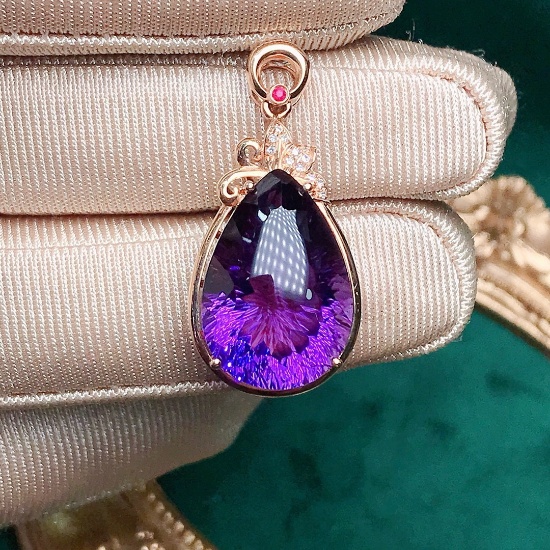 14k Gold 13.60 Ctw Natural Amethyst & Diamond Pendant