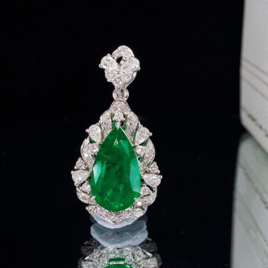 14k Gold 2.92 Ctw Vivid Green Natural Emerald & Diamond Pendant