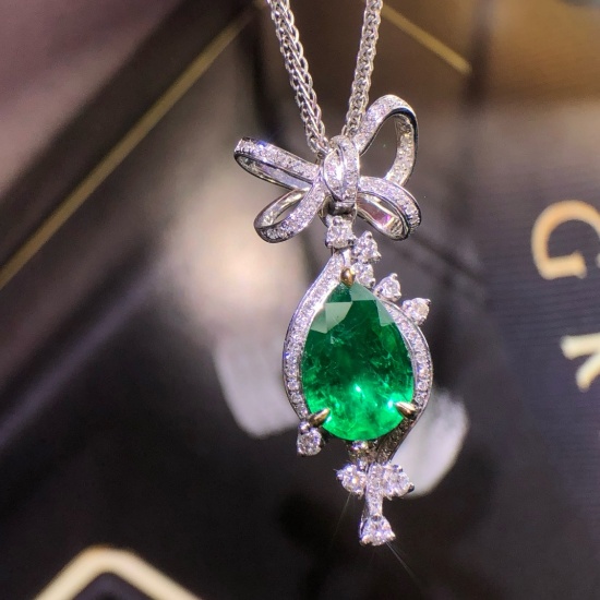 14k Gold 2.94 Ctw Vivid Green Natural Emerald & Diamond Pendant
