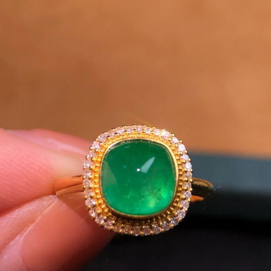 14k Gold 2.20 Ct Vivid Green Natural Emerald & Diamond Ring