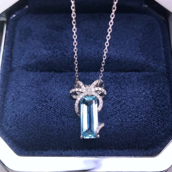 14k White Gold 1.40 Ctw Natural Aquamarine & Diamond Pendant