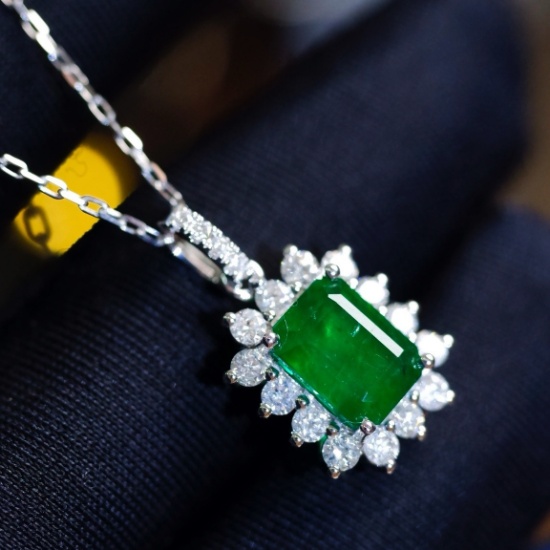 14k White Gold 2.57 Ctw Natural Emerald & Diamond Pendant