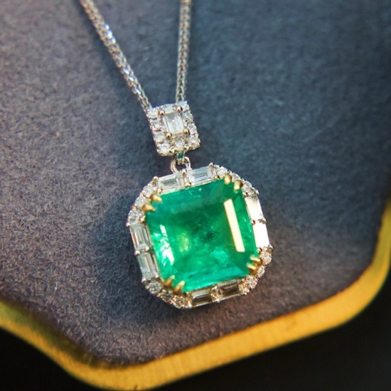 14k White Gold 2.20 Ctw Natural Emerald & Diamond Pendant