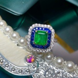 14k Gold 2.27 Ctw Vivid Green Natural Emerald & Diamond & Cocktail Ring