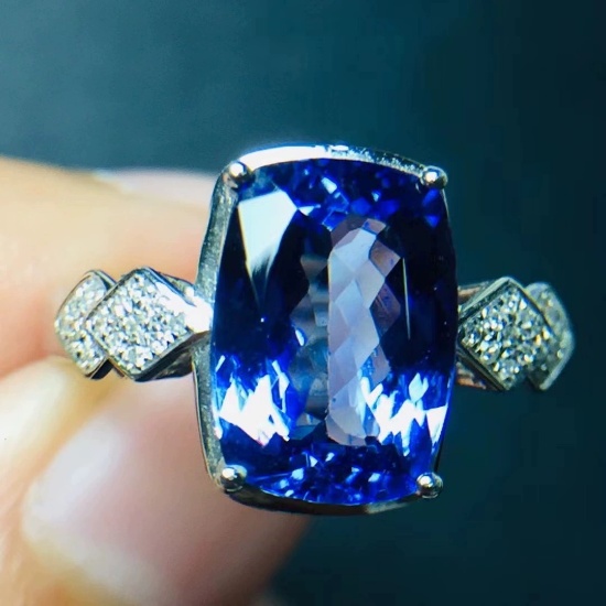 14k Gold 4.30 Ct Natural Tanzanite & Diamond Ring