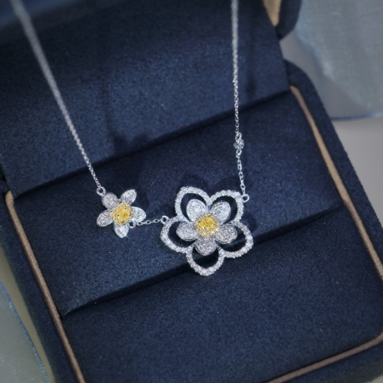 14k Gold 0.86 Ct Natural Color Diamond Necklace