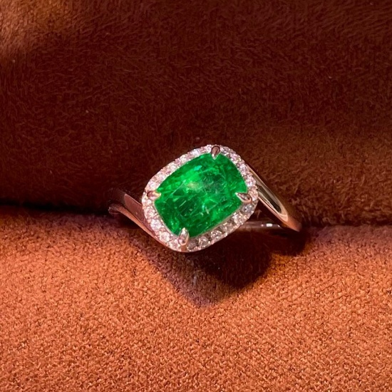 14k Gold 1.96 Ctw Vivid Green Natural Emerald & Diamond Ring