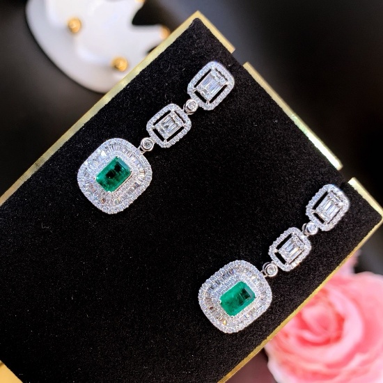 14k Gold 2.76 Ctw Vivid Green Natural Emerald & Diamond Earrings