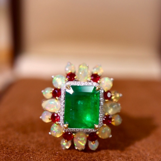 14k Gold 2.73 Ctw Vivid Green Natural Emerald & Diamond Ring
