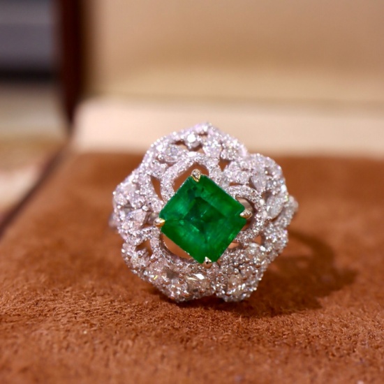 14k Gold 2.17 Ctw Vivid Green Natural Emerald & Diamond Ring