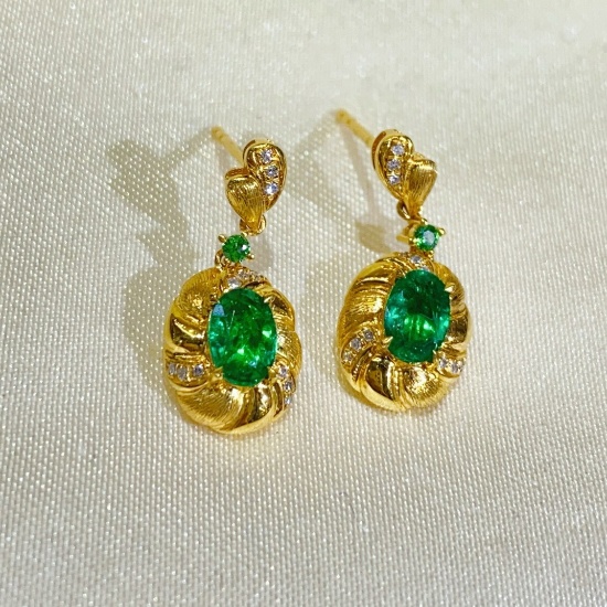 14k Gold 0.8 Ct Vivid Green Natural Emerald & Diamond Earrings