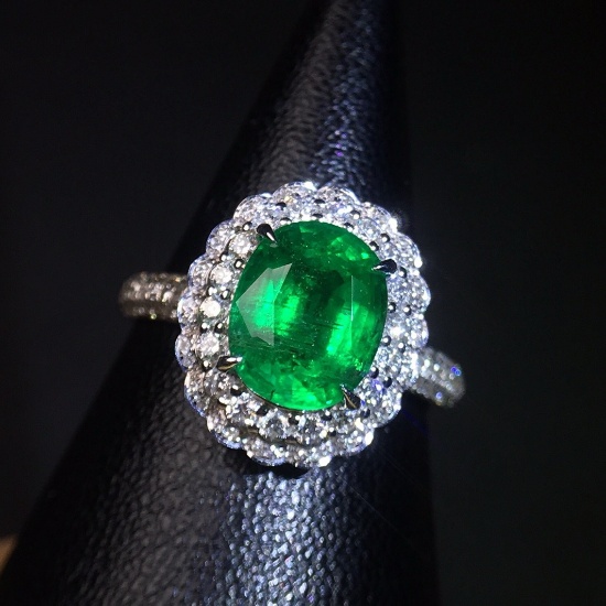 14k Gold 1.97 Ct Vivid Green Natural Emerald & Diamond Ring