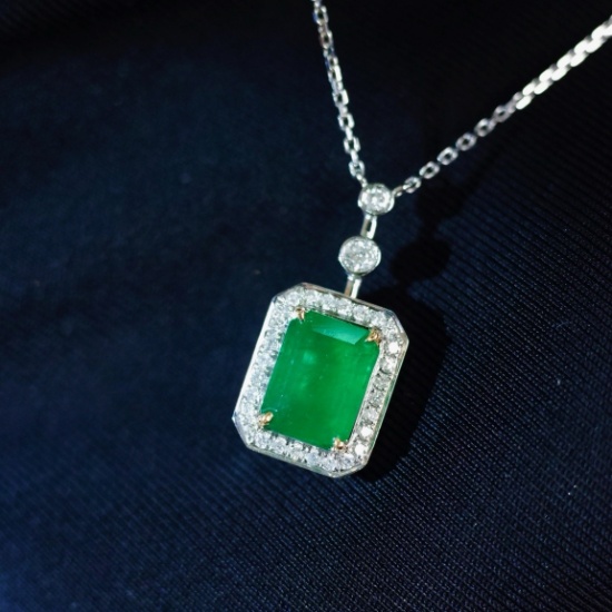 14k Gold 1.59 Ctw Vivid Green Natural Emerald & Diamond Necklace