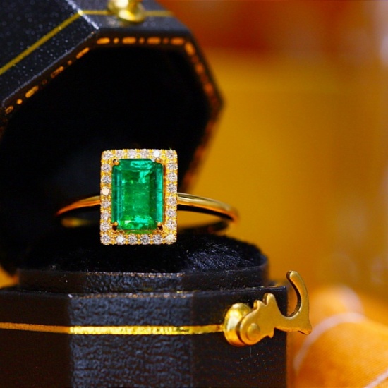 14k Gold 1.12 Ctw Vivid Green Natural Emerald & Diamond Ring
