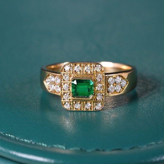 14k Gold 0.63 Ctw Vivid Green Natural Emerald & Diamond Ring