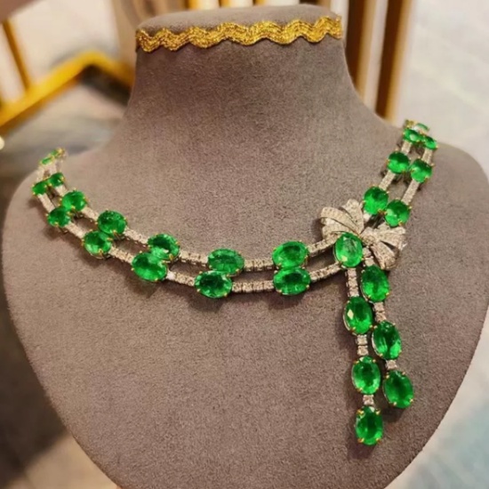 14k Gold 18.8 Ct Vivid Green Natural Emerald & Diamond Necklace