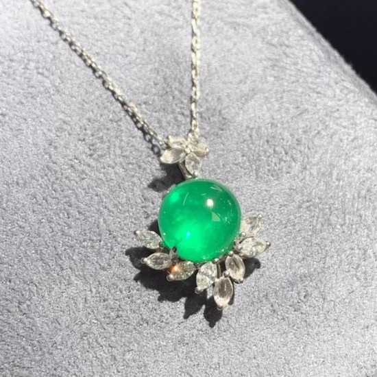14k Gold 3.40 Ctw Vivid Green Natural Emerald & Diamond Necklace
