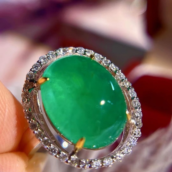 14k Gold 8.58 Ctw Vivid Green Natural Emerald & Diamond Ring