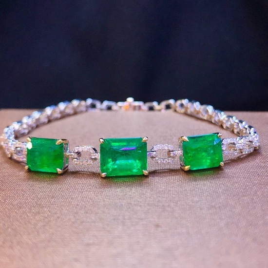 14k Gold 6.74 Ctw Vivid Green Natural Emerald & Diamond Bracelet