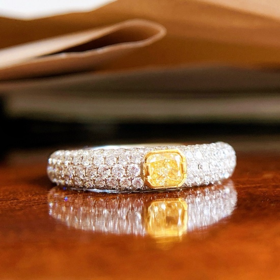 14k Gold 0.78 Ctw Natural Yellow Diamond & Diamond Ring