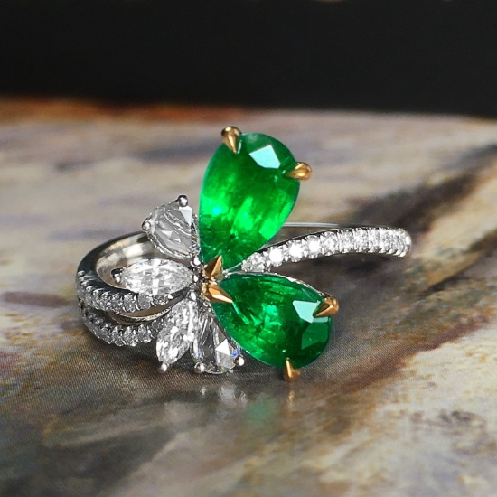 14k Gold 1.55 Ctw Vivid Green Natural Emerald & Diamond Ring