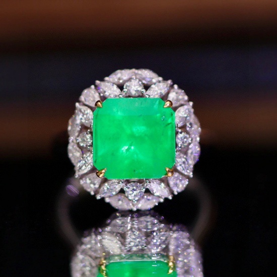 14k Gold 5.07 Ctw Vivid Green Natural Emerald & Diamond Ring