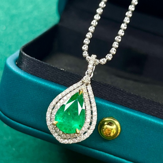 14k Gold 2.46 Ctw Vivid Green Natural Emerald & Diamond Pendant